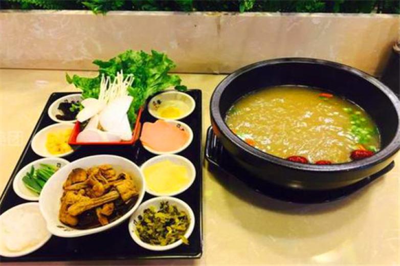 齐先生风味砂锅居